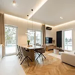 Porto Marina - Widok Na Jezioro Z Kazdego Z 3 Pokoi, Lux, Garaz, Klima Appartement