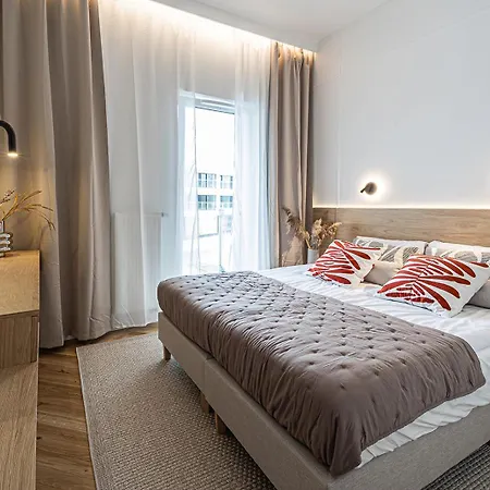 Apartman Porto Marina - Widok Na Jezioro Z Kazdego Z 3 Pokoi, Lux, Garaz, Klima