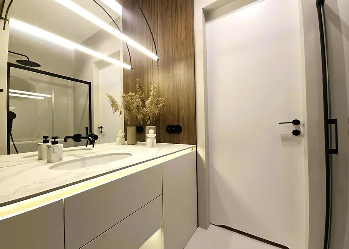 Porto Marina - Widok Na Jezioro Z Kazdego Z 3 Pokoi, Lux, Garaz, Klima Apartmán